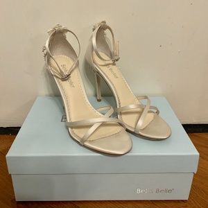 Bella Belle Ivory Gardenia 3d Pearls and Beads